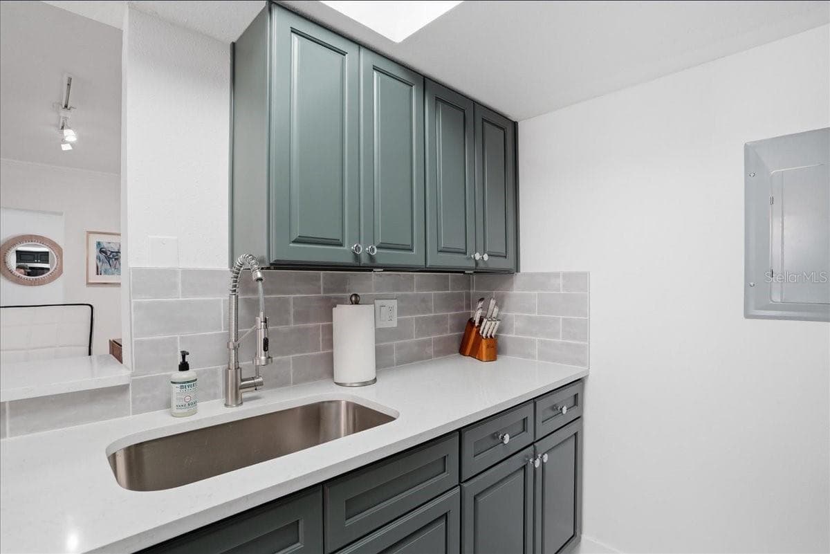 kitchen - 8911 BLIND PASS RD #118, ST PETE BEACH