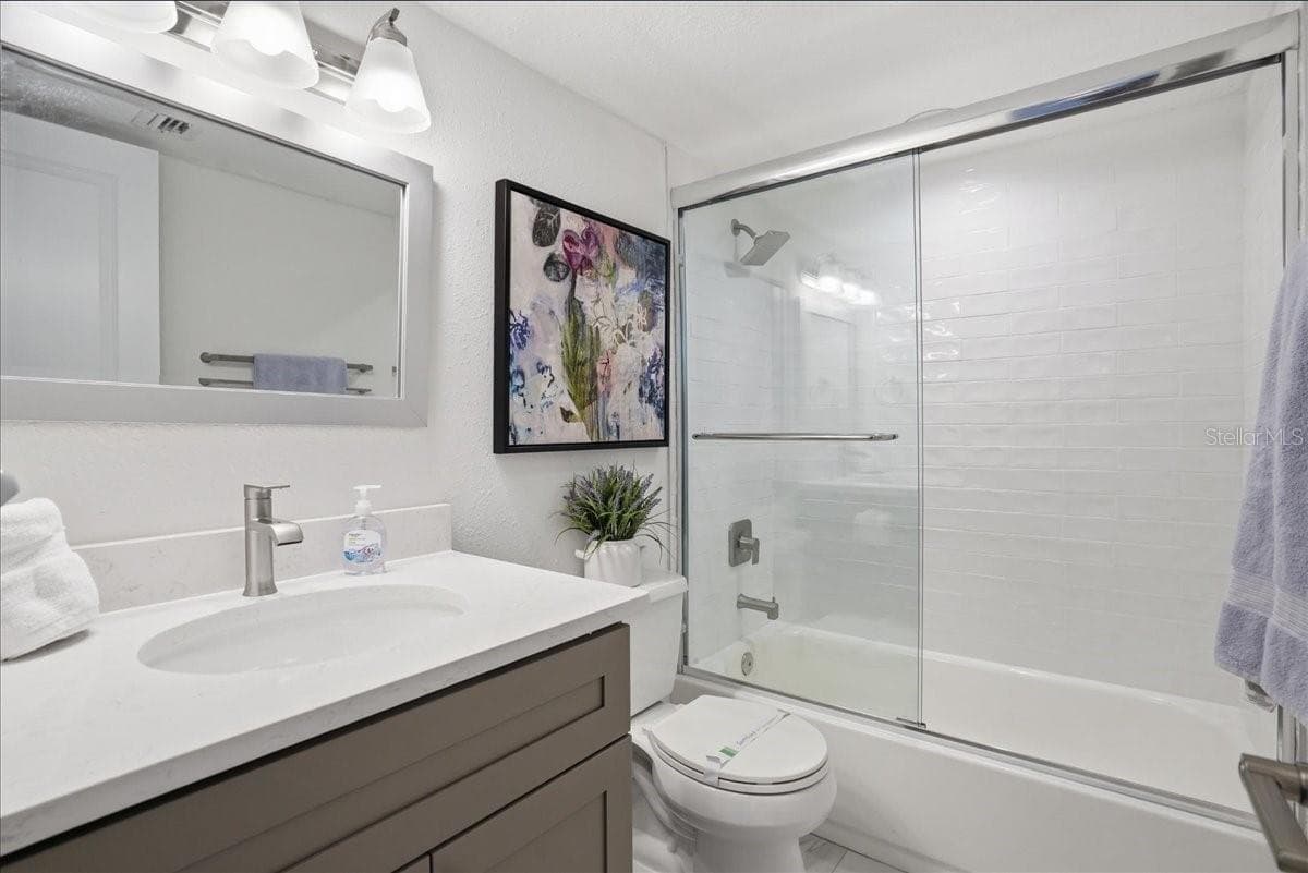 Bath 2 - 8911 BLIND PASS RD #118, ST PETE BEACH