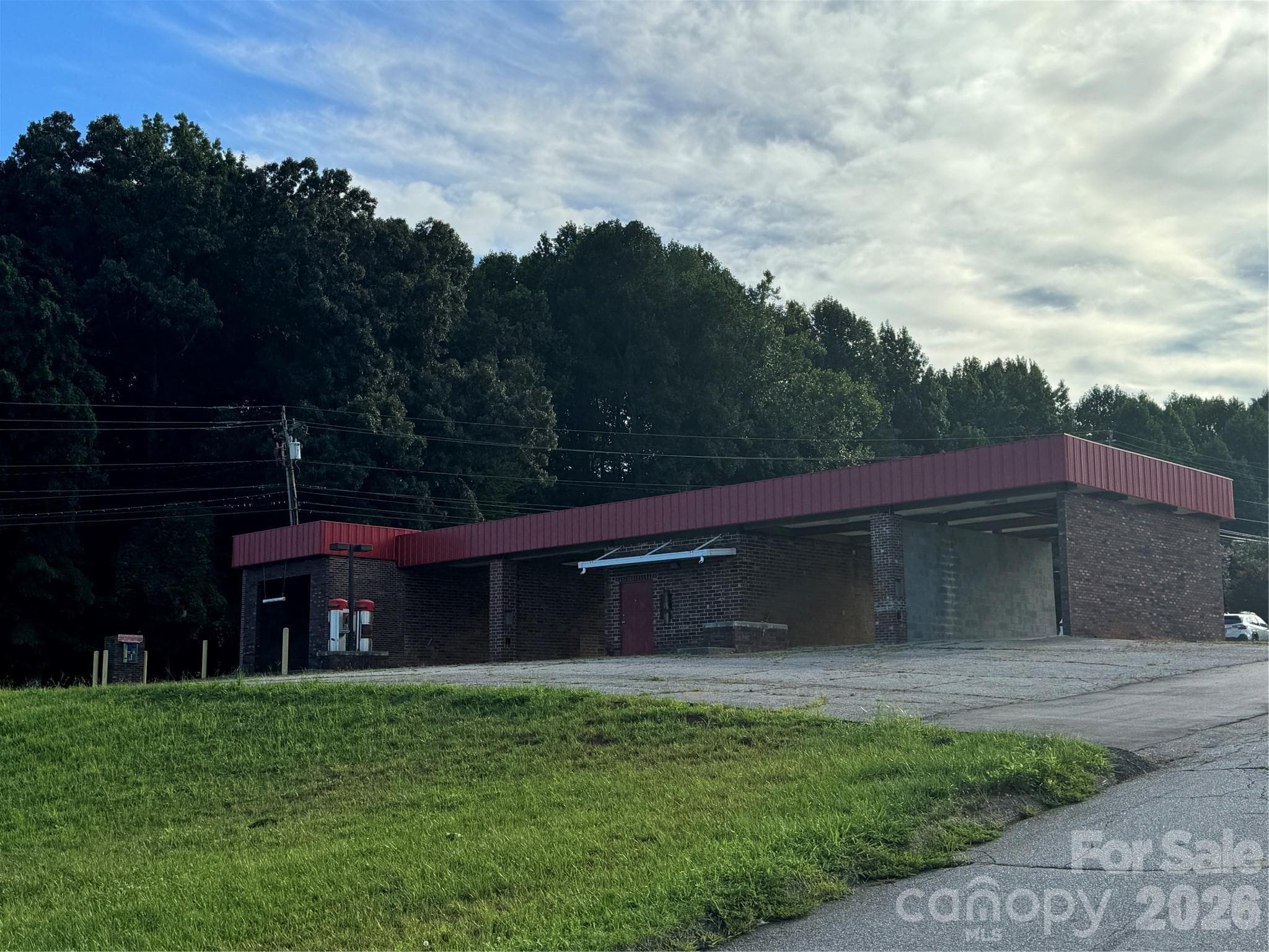 Retail at 324 Sanford Drive, Morganton, photo 5 of 7