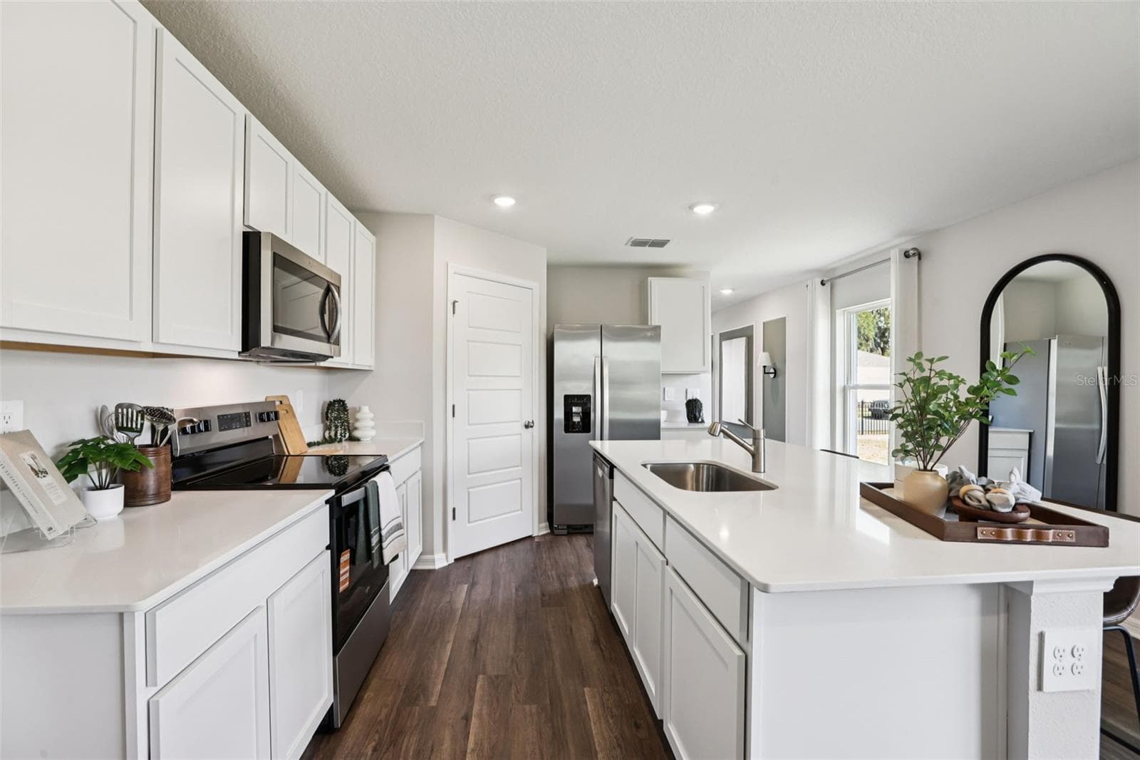 Single Family Residence at 1526 LAS PALMAS ST, LAKELAND, photo 13 of 33
