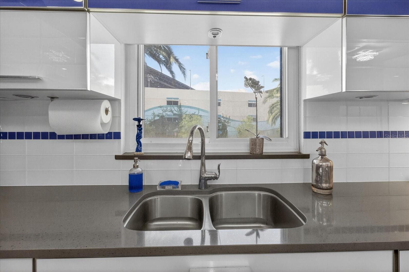 Townhouse at 240 WINDWARD PSGE #1004, CLEARWATER BEACH, photo 27 of 100