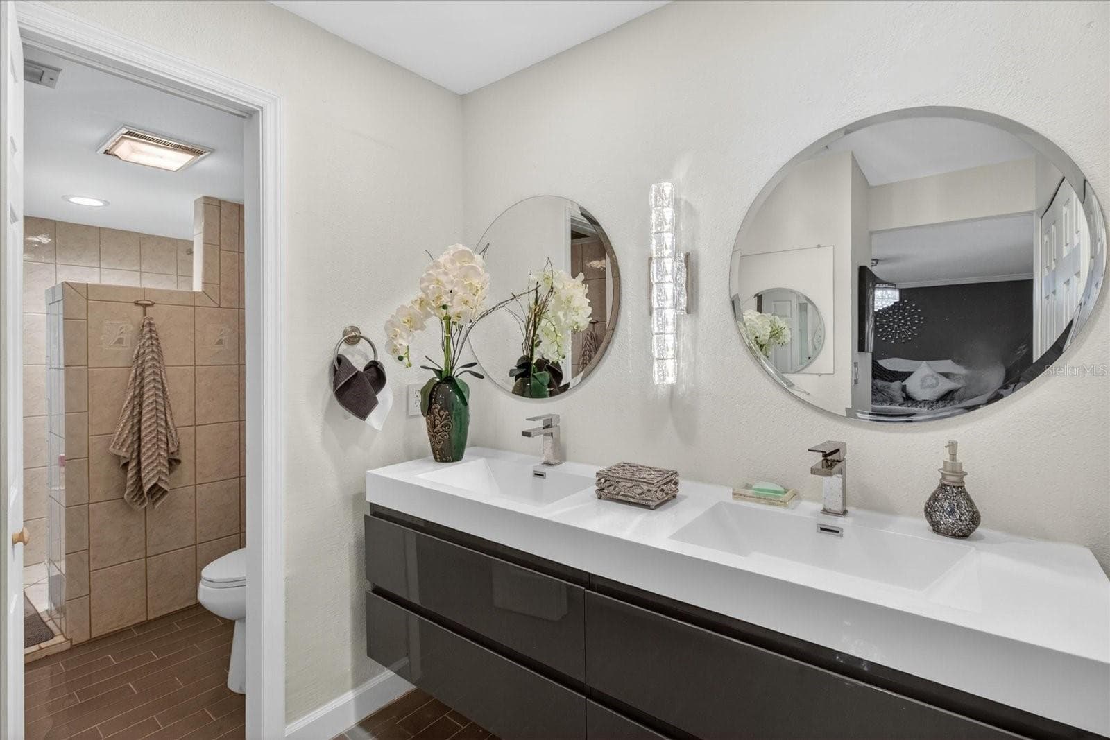 Master Bath - 240 WINDWARD PSGE #1004, CLEARWATER BEACH