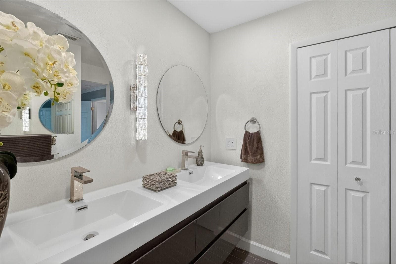 Townhouse at 240 WINDWARD PSGE #1004, CLEARWATER BEACH, photo 44 of 100