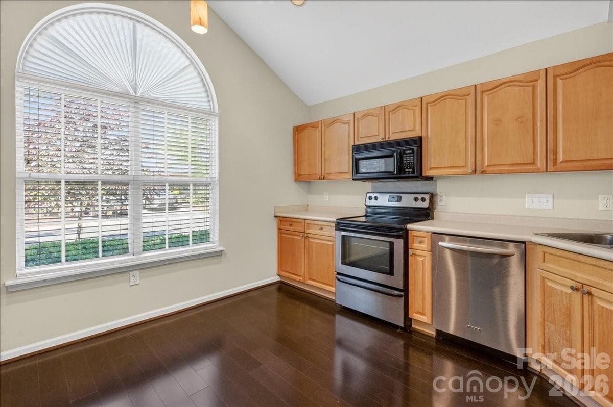 Townhouse at Charlotte, photo 9 of 34