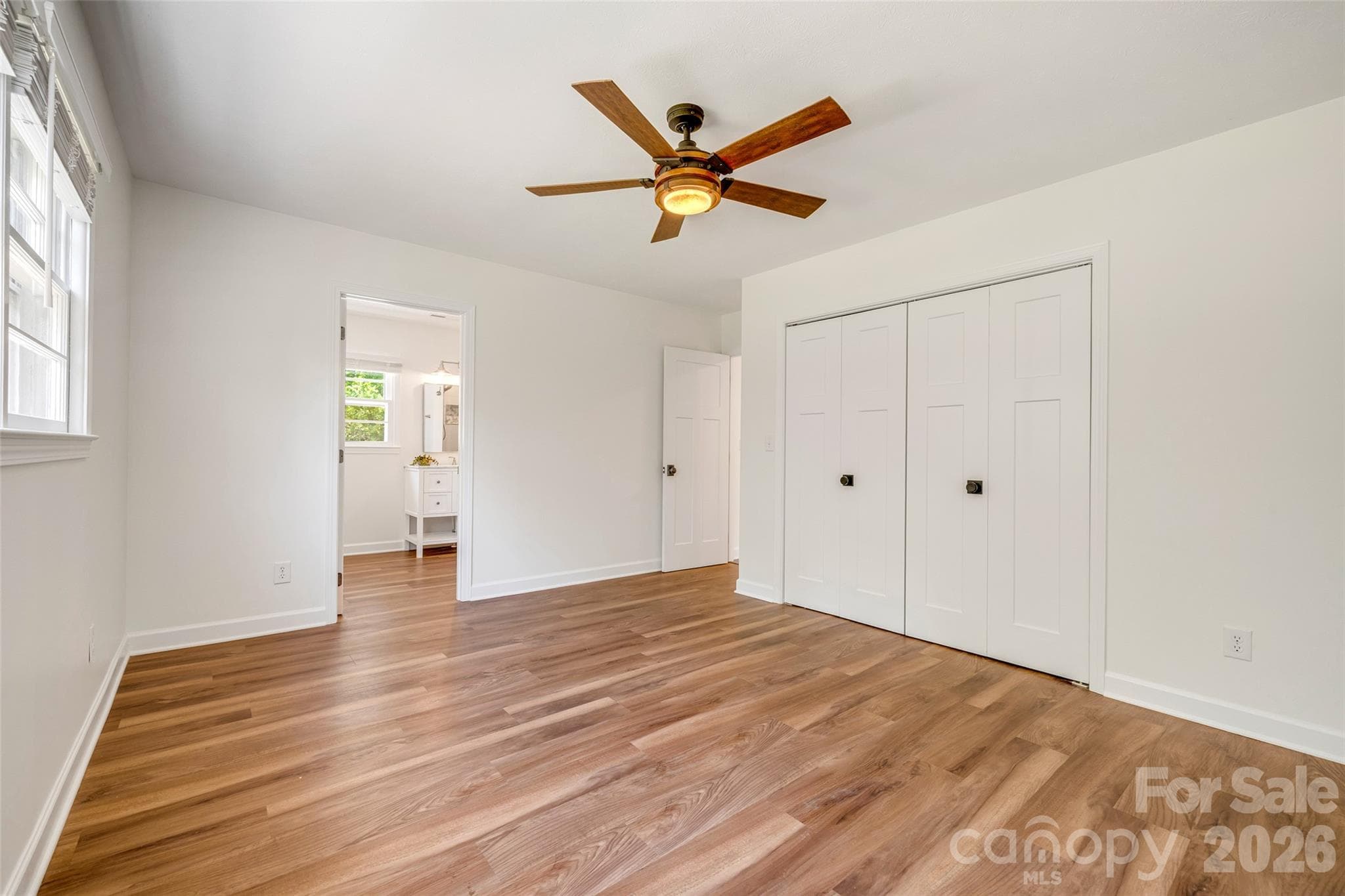 Primary suite with ensuite - 69 Milburn Lane, Hendersonville