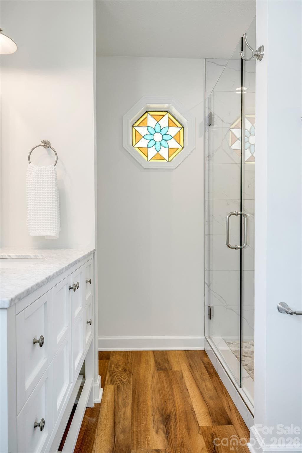 Charming stain glass window - 69 Milburn Lane, Hendersonville
