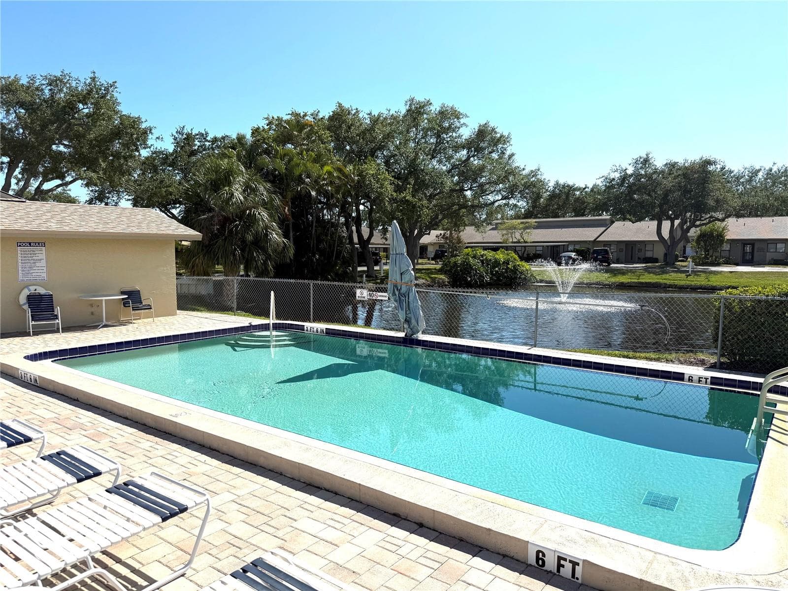 Community Pool. - 2723 60TH AVENUE DR W #2723, BRADENTON