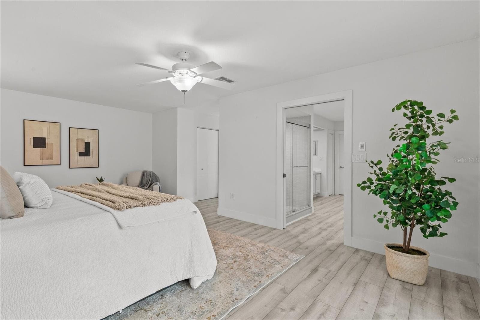 Primary suite - 13915 WHISPERWOOD DR, CLEARWATER