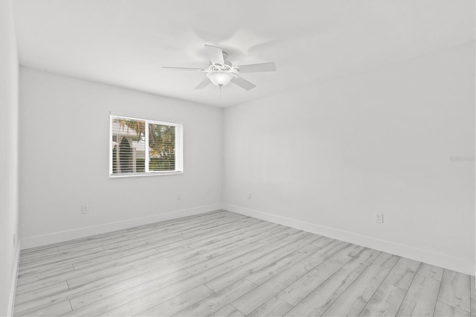 Downstairs bedroom 4 - 13915 WHISPERWOOD DR, CLEARWATER