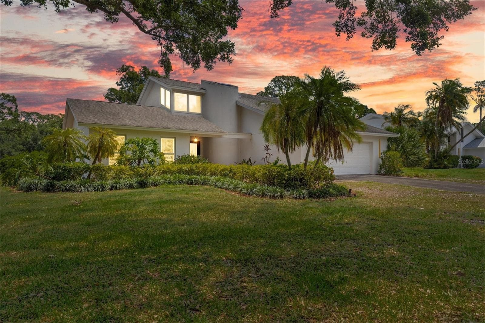 Exterior rear - 13915 WHISPERWOOD DR, CLEARWATER