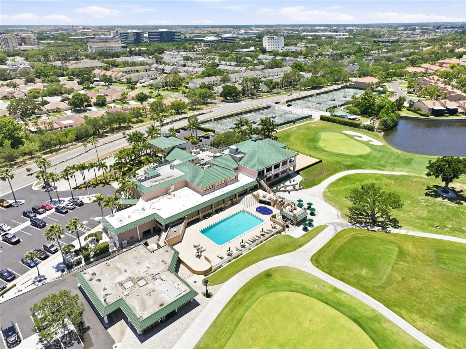 Feather Sound Country Club - 13915 WHISPERWOOD DR, CLEARWATER