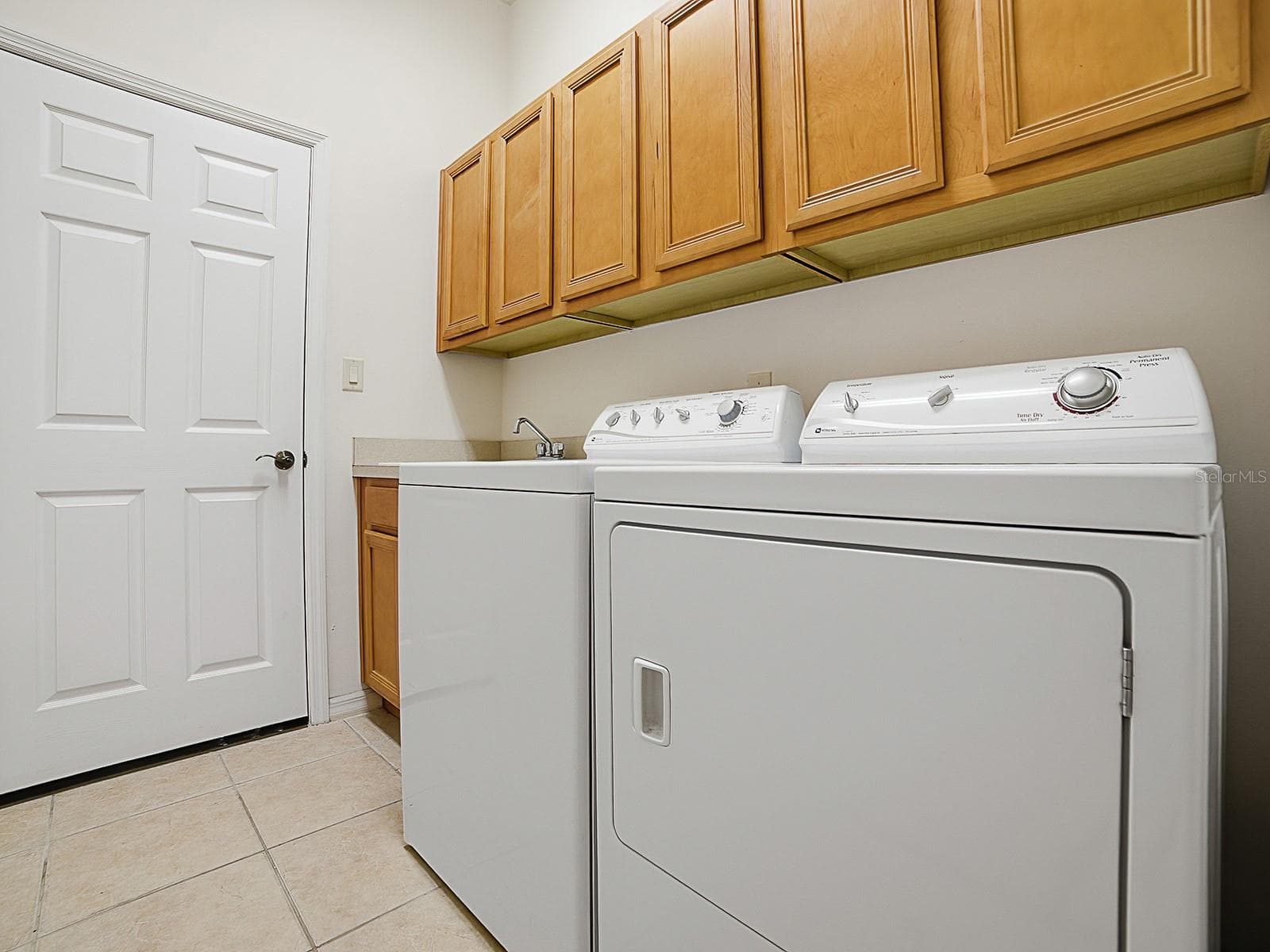 Inside Laundry Room - 5106 CHANTICLEER DR, LEESBURG
