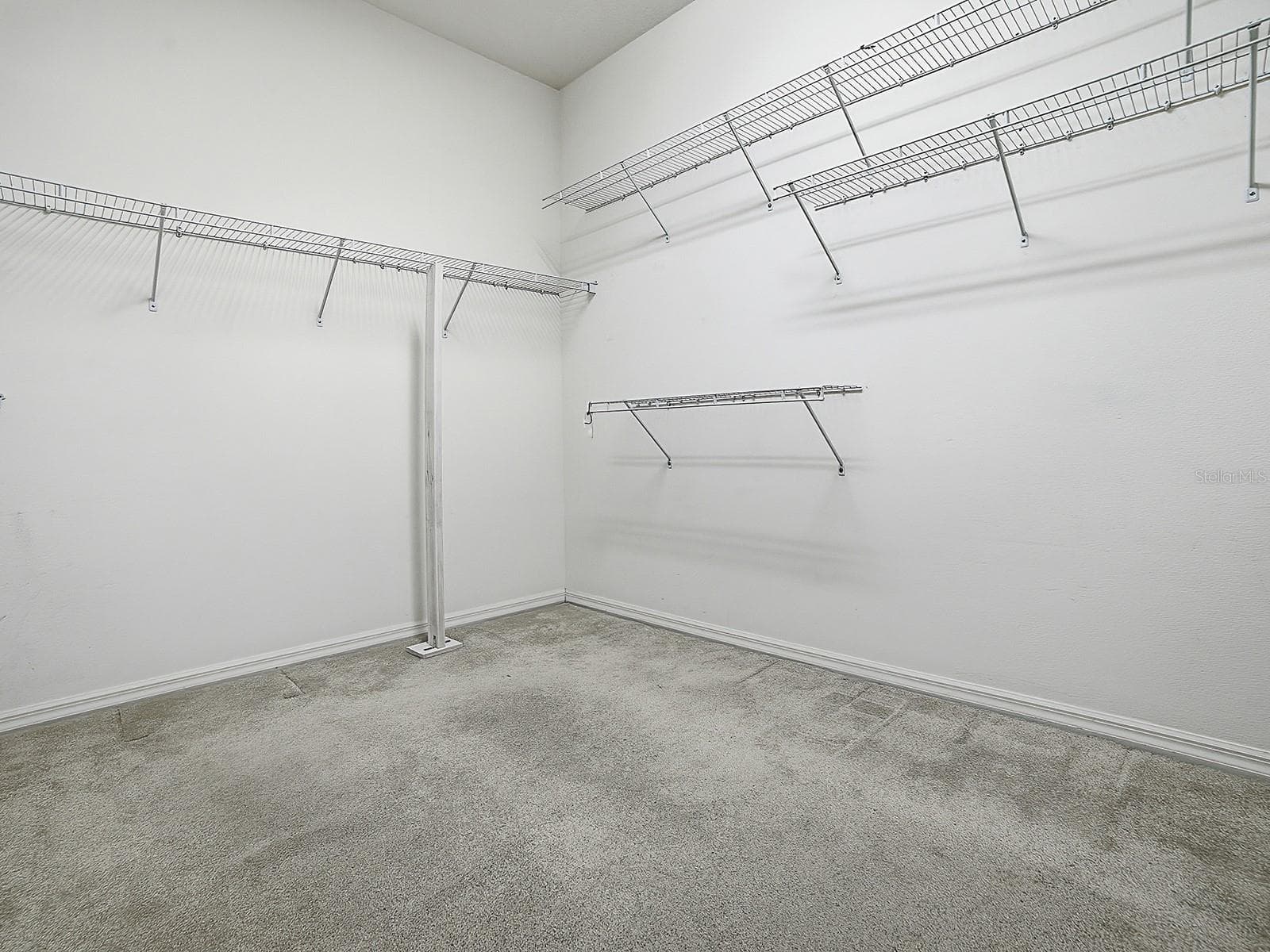 2 or 3 Walk in Closets - 5106 CHANTICLEER DR, LEESBURG