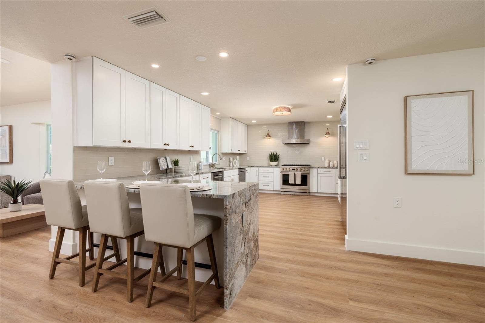 Single Family Residence at 2063 ILLINOIS AVE NE, ST PETERSBURG, photo 10 of 42