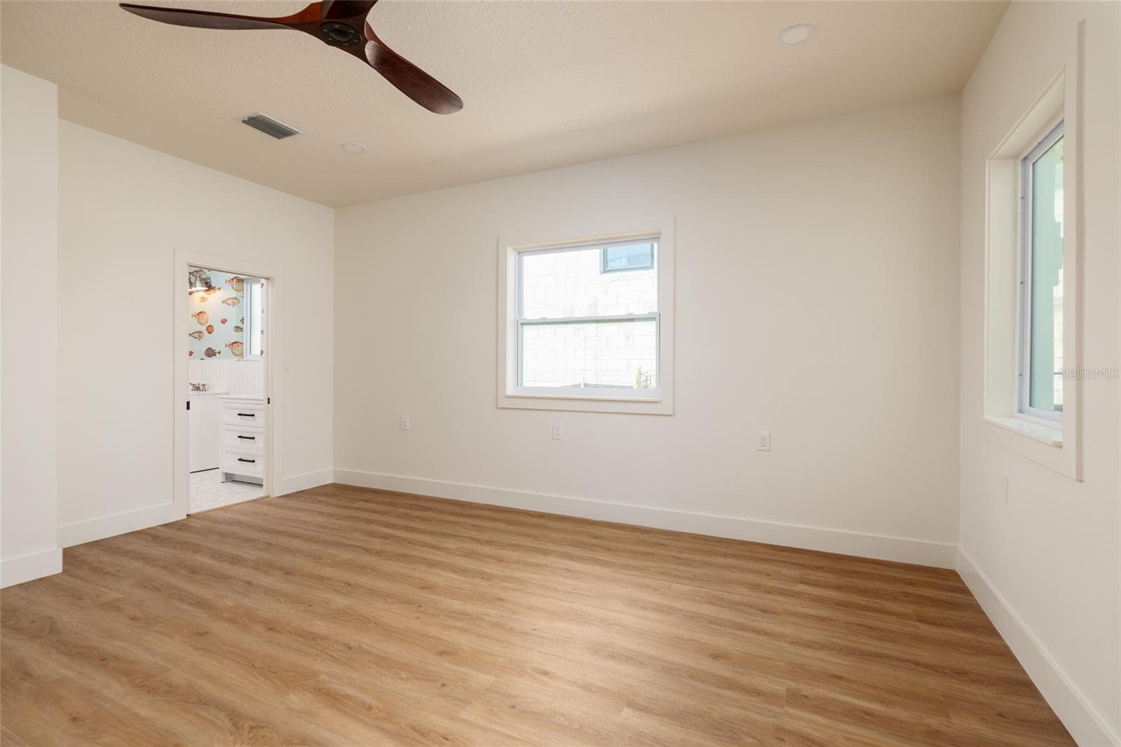 Single Family Residence at 2063 ILLINOIS AVE NE, ST PETERSBURG, photo 20 of 42