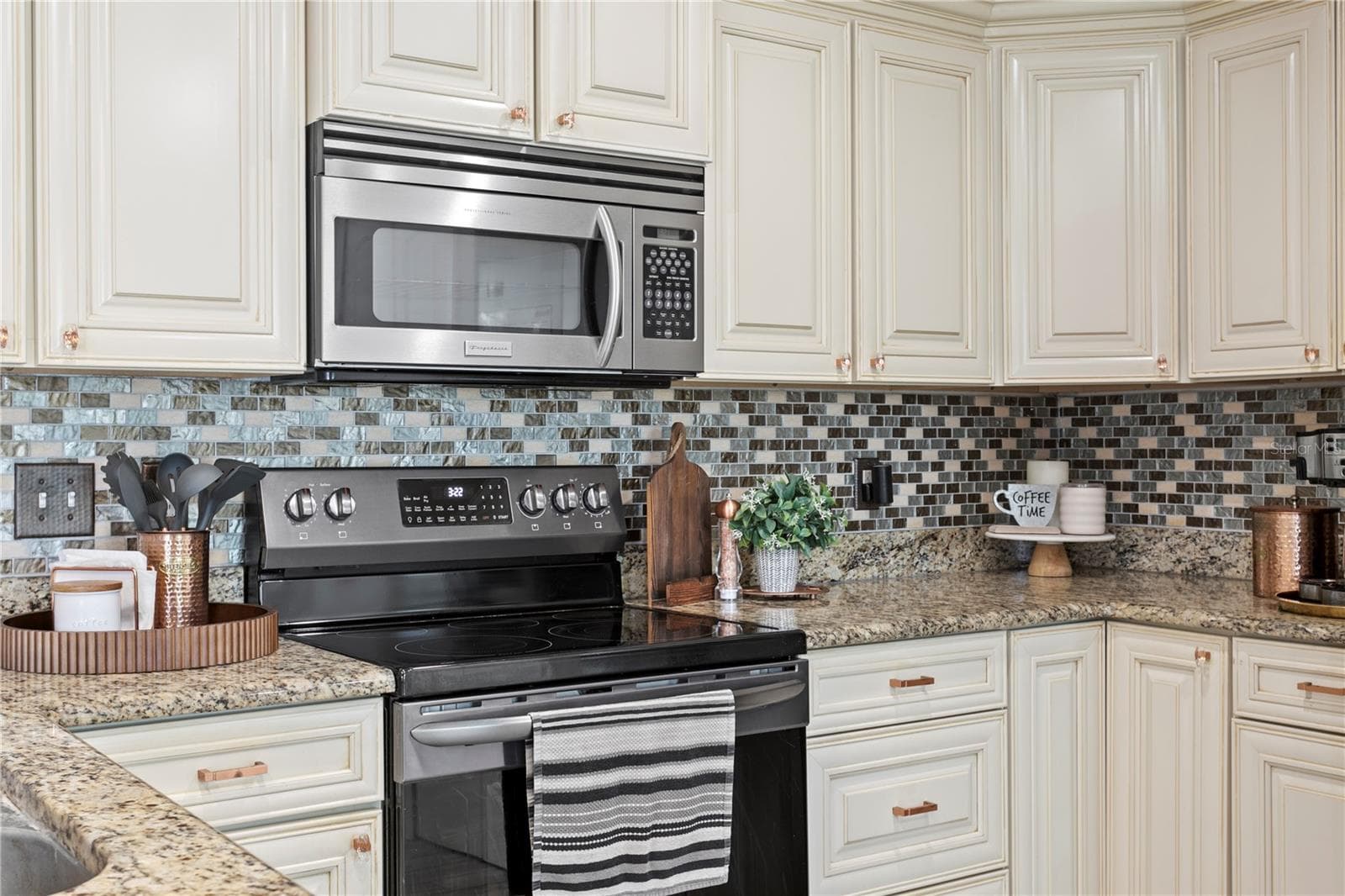 Condominium at 5175 COQUINA KEY DR SE #A, ST PETERSBURG, photo 15 of 34