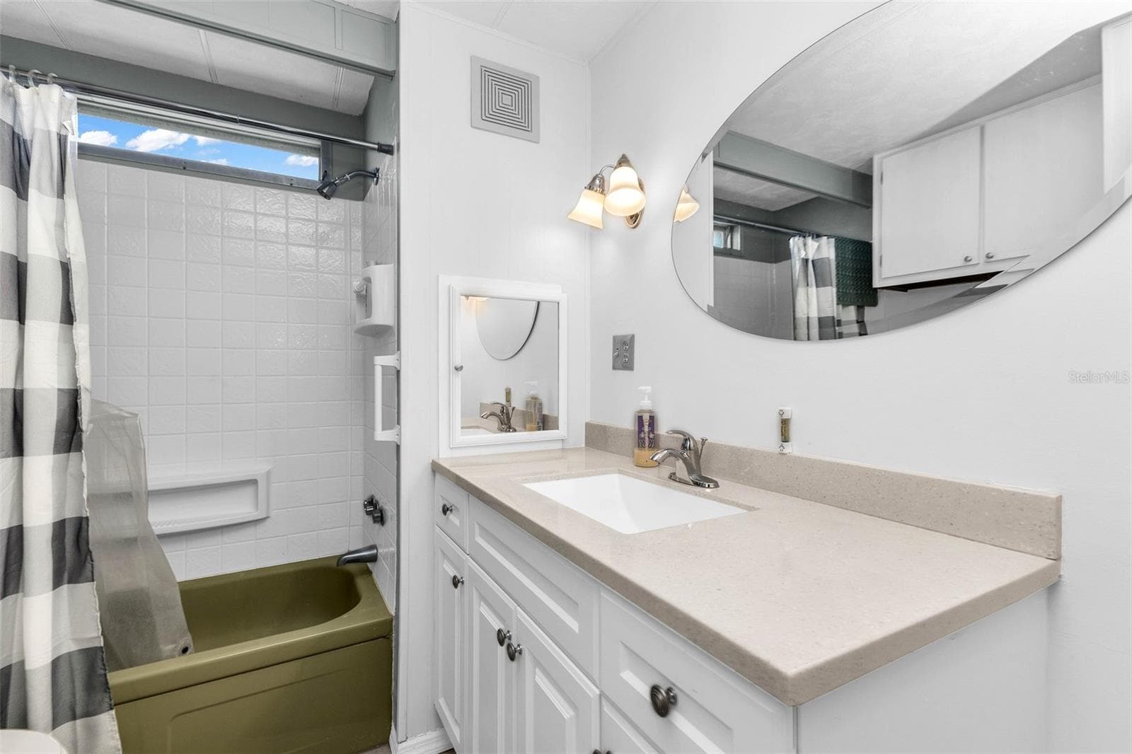 Mobile Home at 6442 HIKINA DR, NORTH PORT, photo 10 of 23