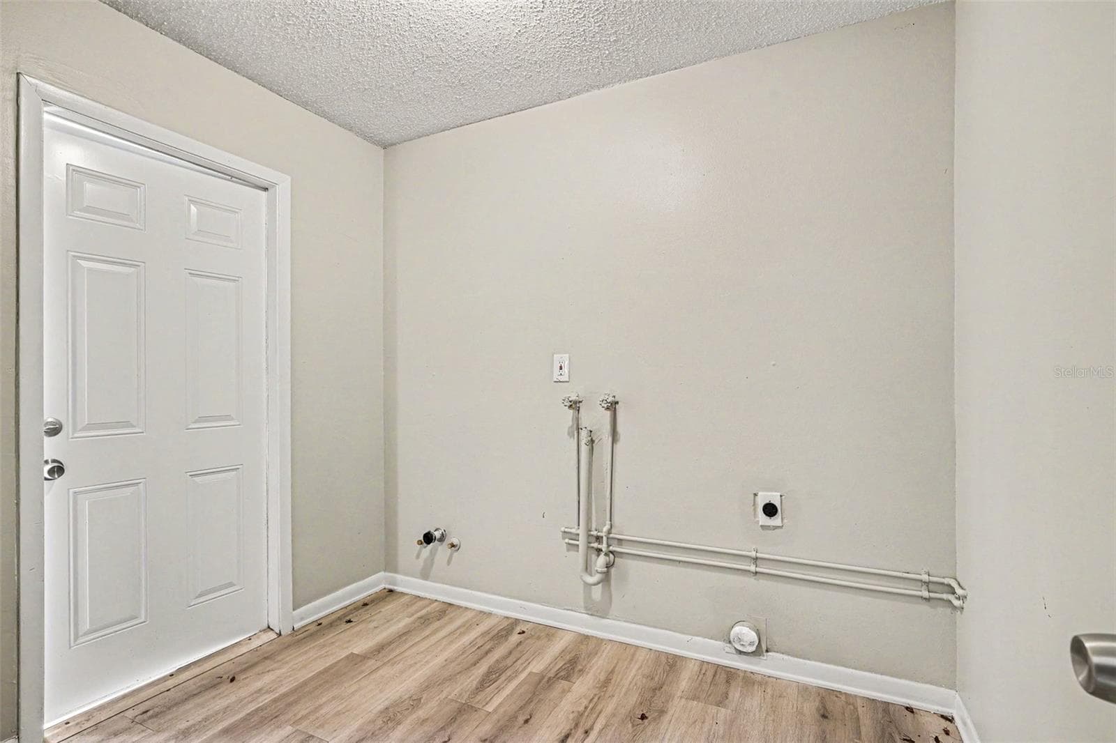 Single Family Residence at 1534 HALLAM CT S, LAKELAND, photo 13 of 21