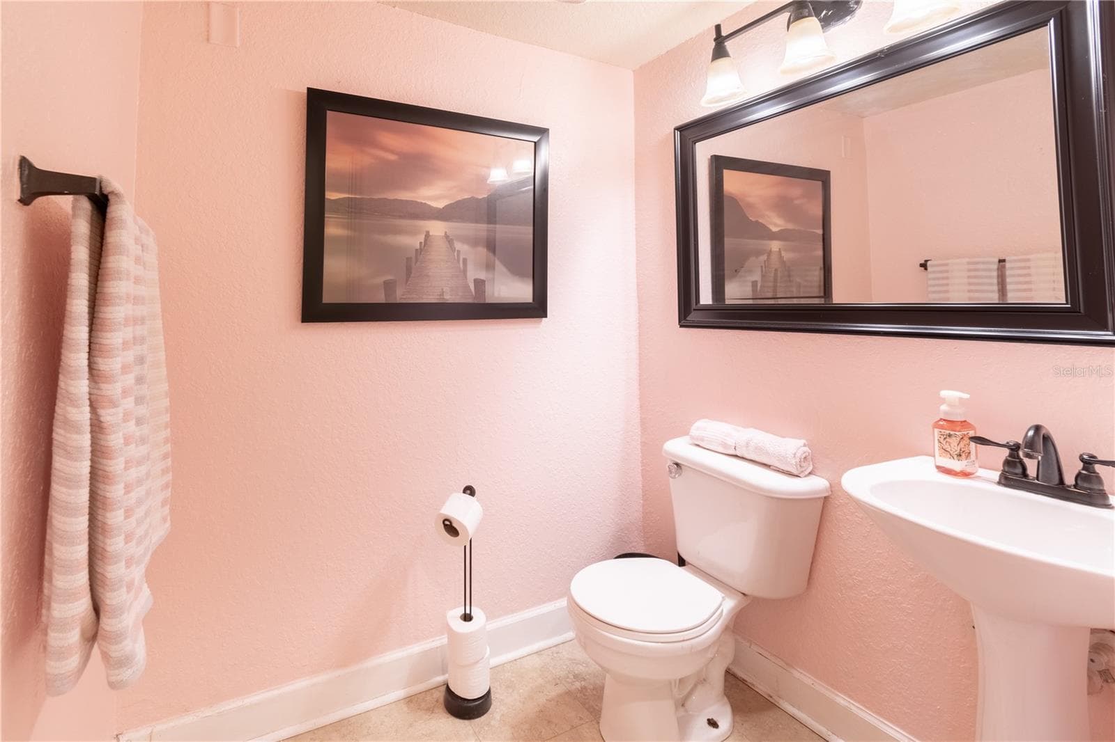 Half Bath First Floor - 202 E SOUTH ST #1044, ORLANDO