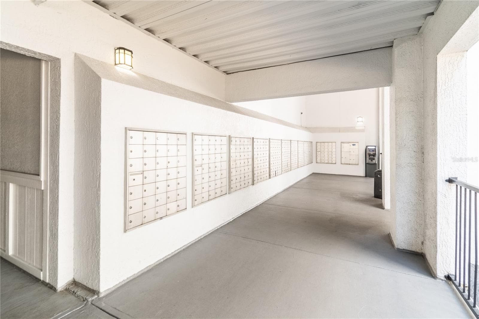 Mailboxes at fron of building w/ ATM - 202 E SOUTH ST #1044, ORLANDO