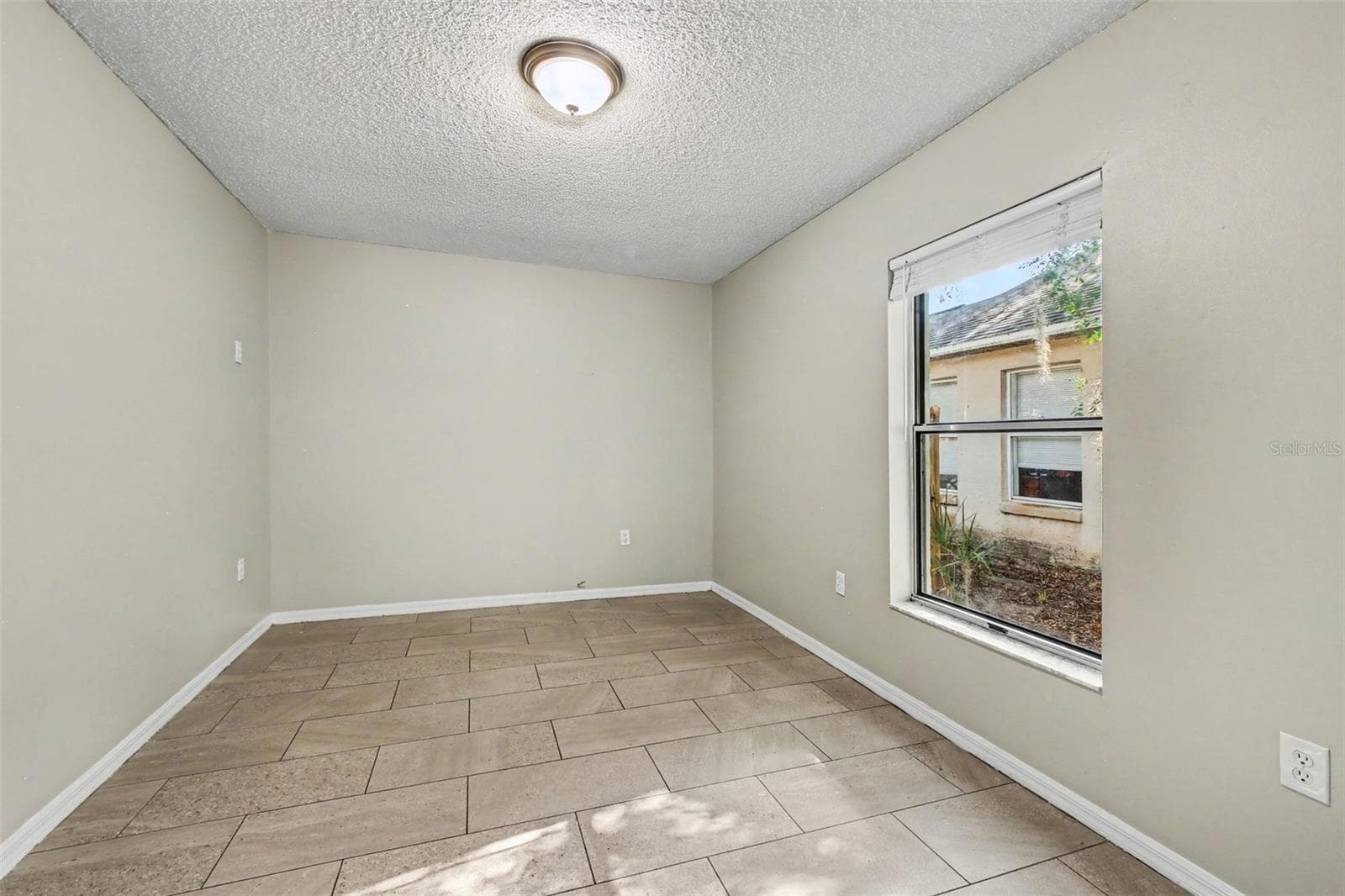 Single Family Residence at 2710 LORRAINE DR, LEESBURG, photo 10 of 20