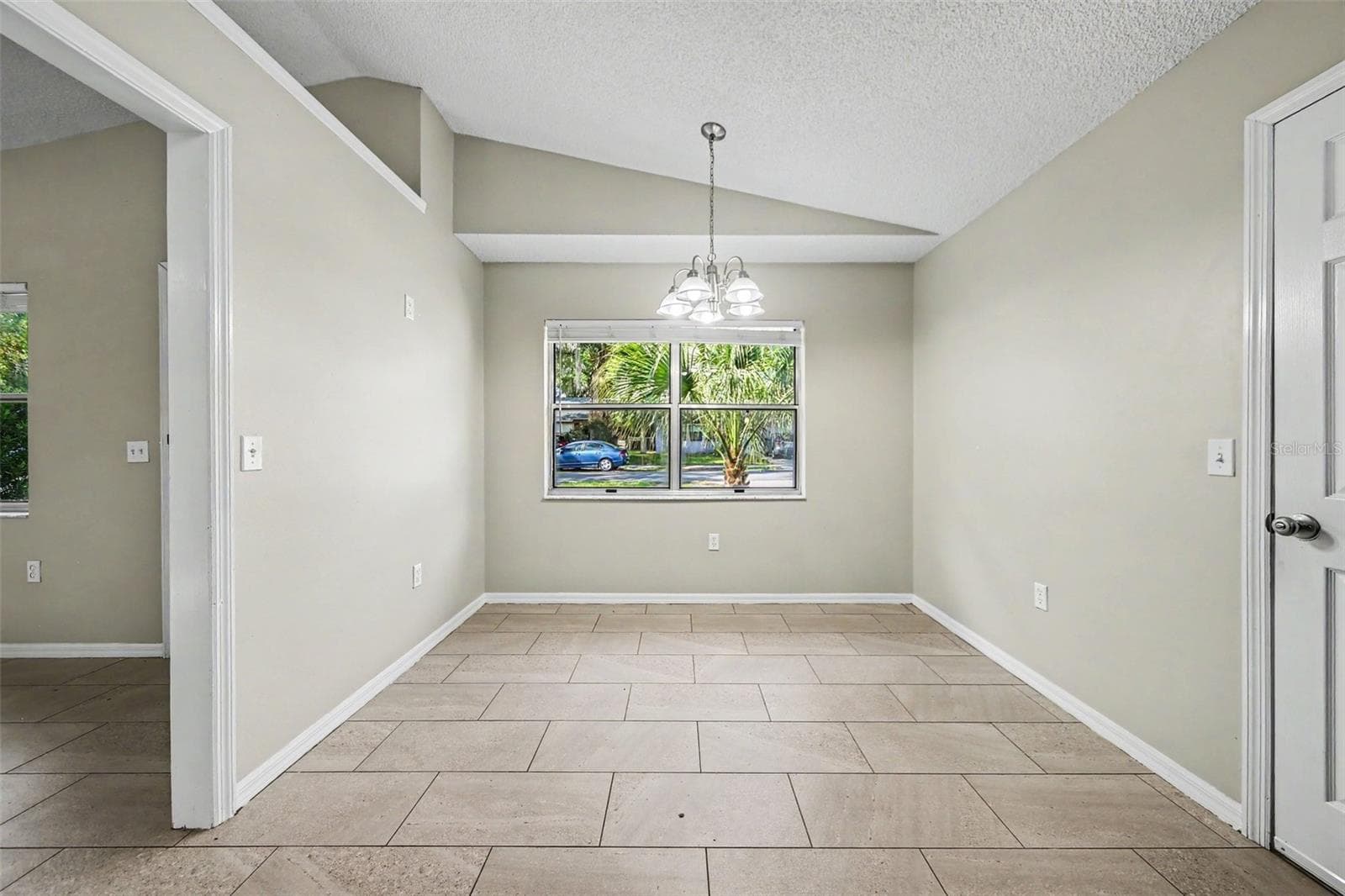 Single Family Residence at 2710 LORRAINE DR, LEESBURG, photo 12 of 20