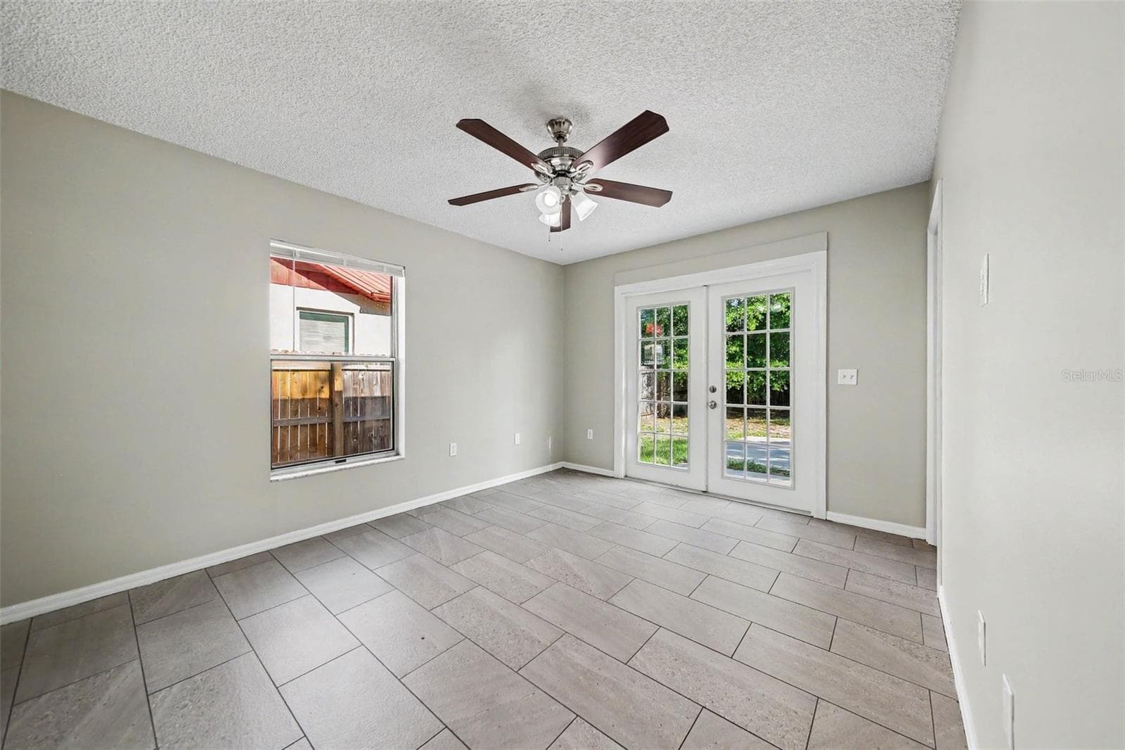 Single Family Residence at 2710 LORRAINE DR, LEESBURG, photo 14 of 20