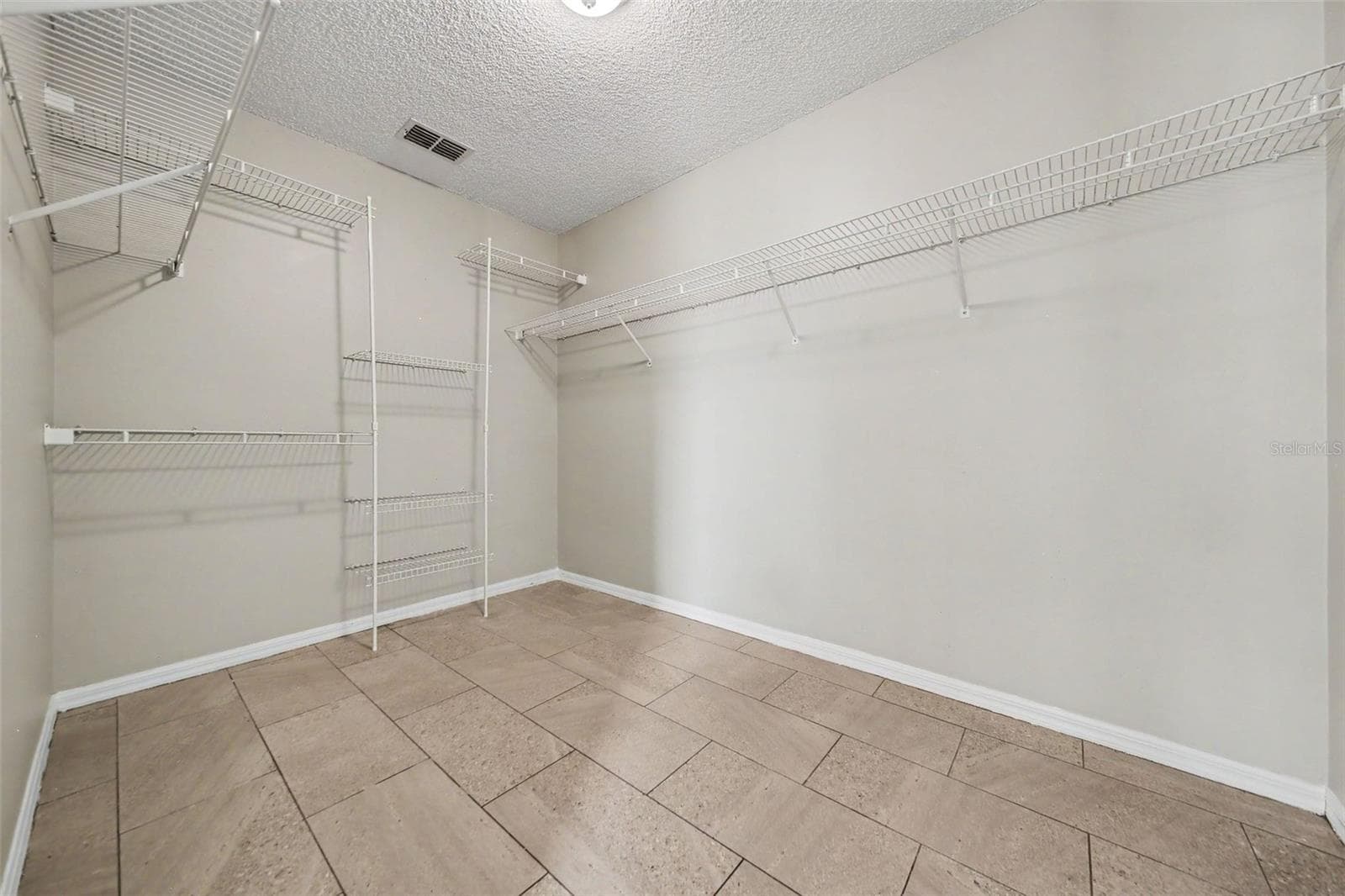 Single Family Residence at 2710 LORRAINE DR, LEESBURG, photo 16 of 20