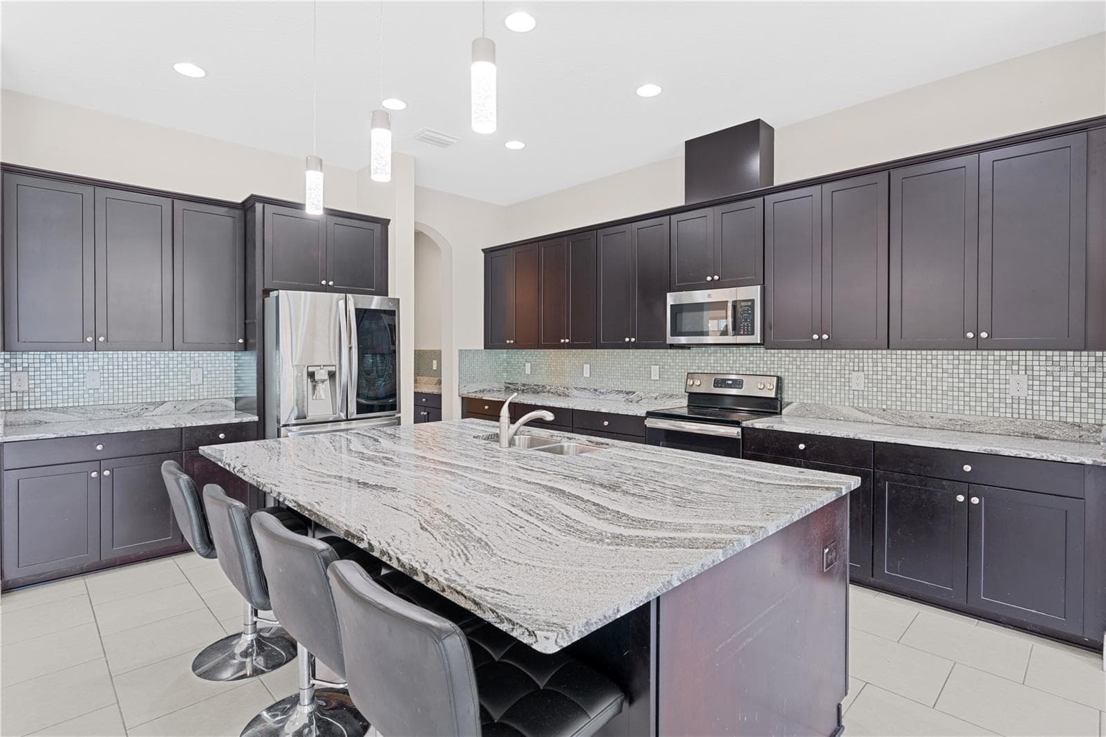 Single Family Residence at 13830 MOONSTONE CANYON DR, RIVERVIEW, photo 10 of 74