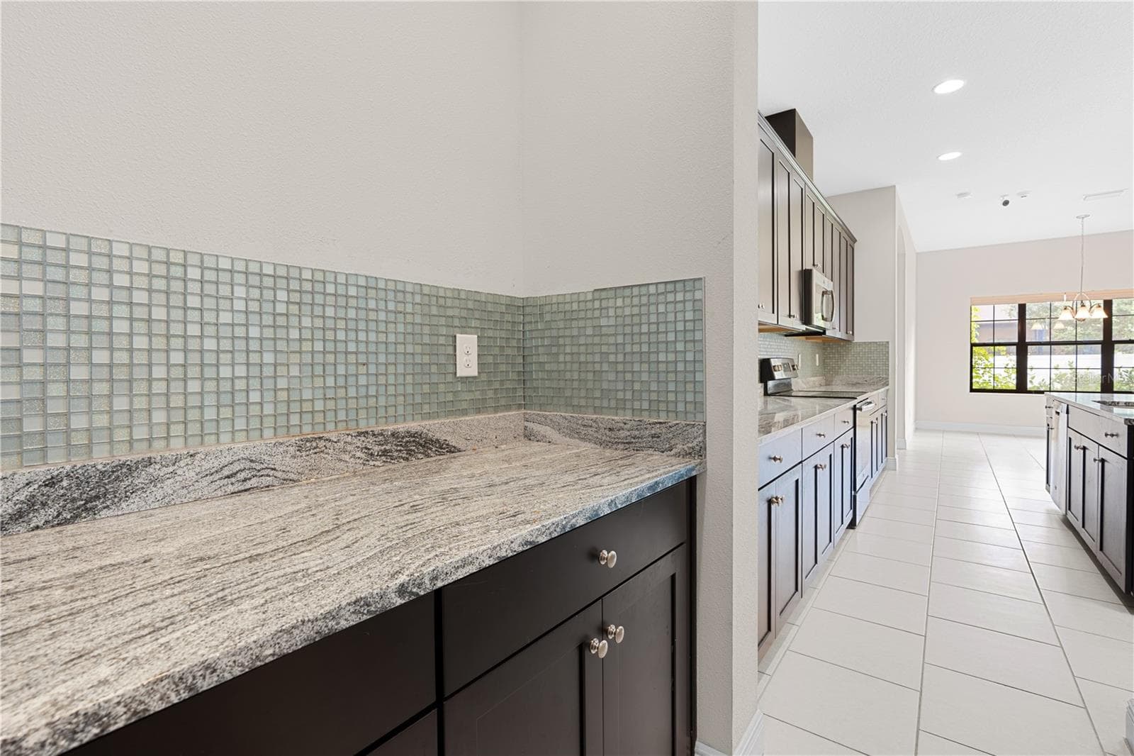 Single Family Residence at 13830 MOONSTONE CANYON DR, RIVERVIEW, photo 14 of 74