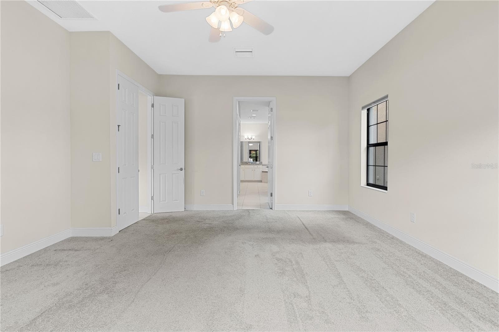 downstairs master bedroom - 13830 MOONSTONE CANYON DR, RIVERVIEW