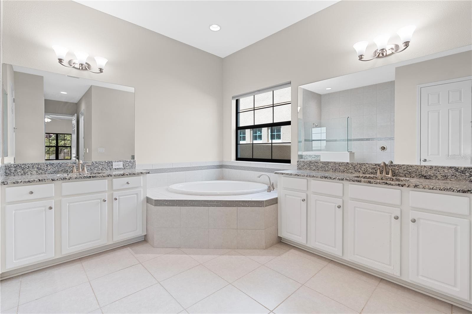 downstairs master bath 1 - 13830 MOONSTONE CANYON DR, RIVERVIEW