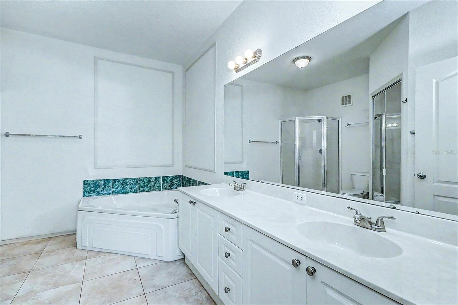 Primary bathroom - 2746 VIA TIVOLI #110B, CLEARWATER