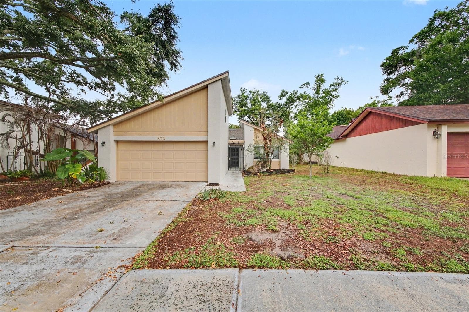871 BEACH BREEZE DR