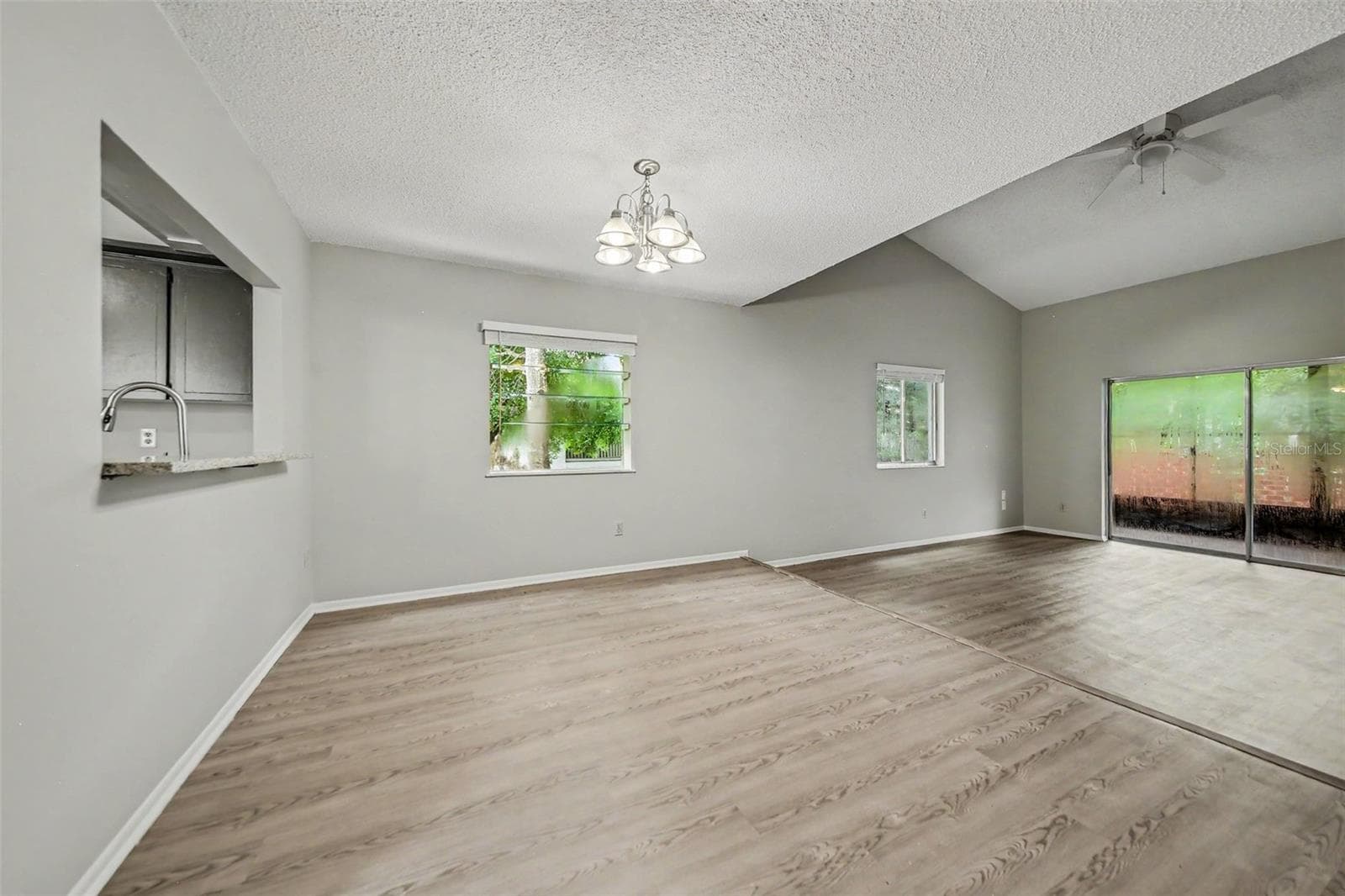 Single Family Residence at 871 BEACH BREEZE DR, ORLANDO, photo 3 of 15