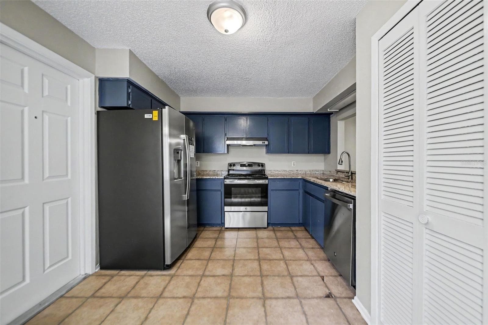 Single Family Residence at 871 BEACH BREEZE DR, ORLANDO, photo 6 of 15