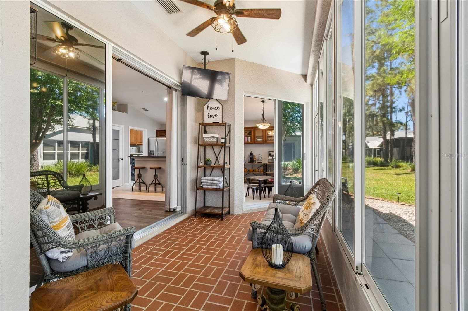 Enclosed rear porch - 5401 LOOKOUT PASS, WESLEY CHAPEL