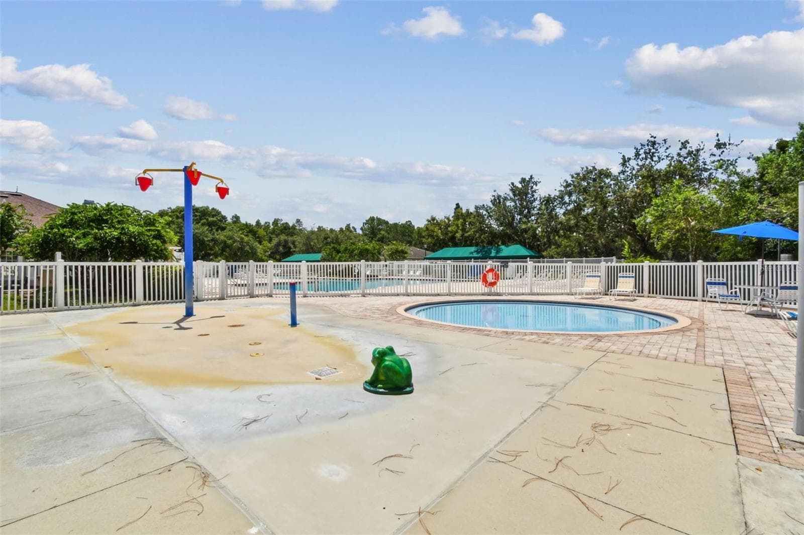 Splash pad - kids pool - 5401 LOOKOUT PASS, WESLEY CHAPEL