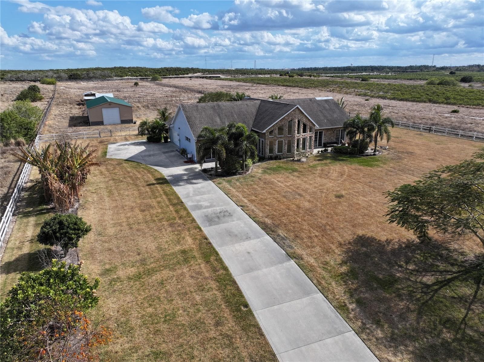 Single Family Residence at 186 S BEAR POINTE DR, LAKE PLACID, photo 17 of 20