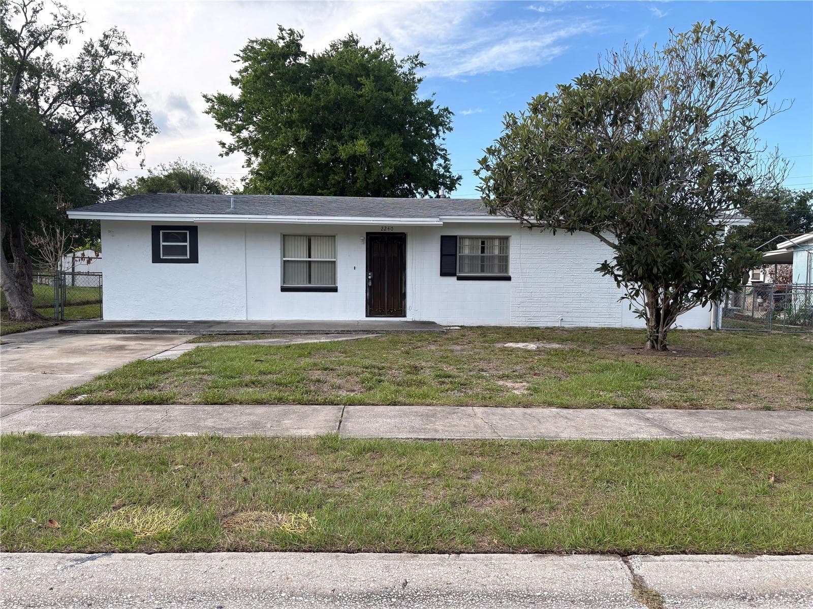 2240 WHITE SANDS DR