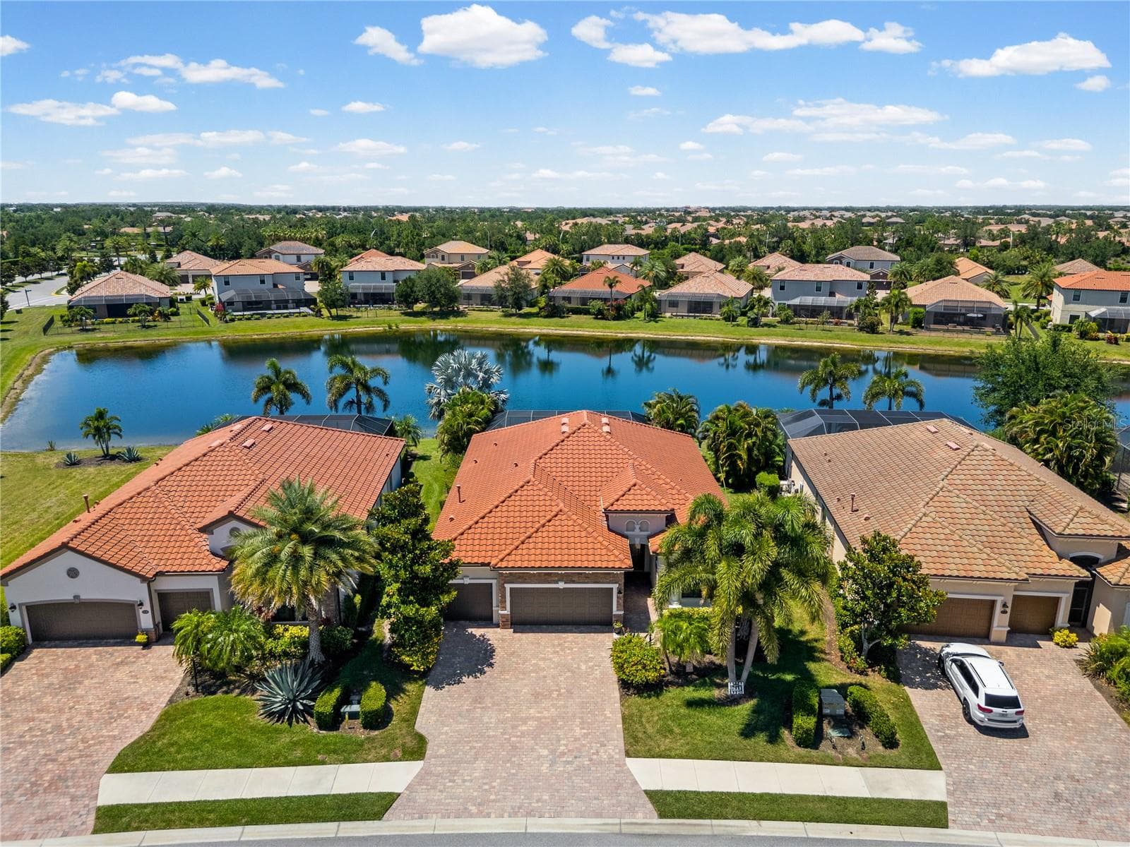 Single Family Residence at 13211 RAMBLEWOOD TRL, BRADENTON, photo 5 of 56