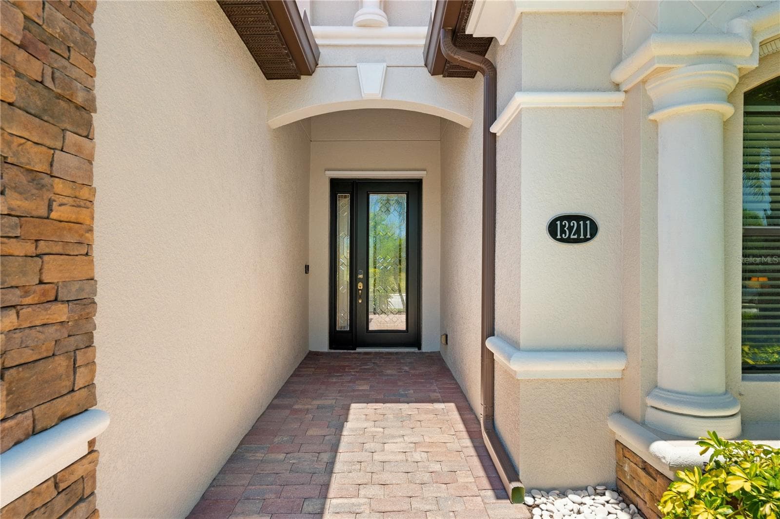 Single Family Residence at 13211 RAMBLEWOOD TRL, BRADENTON, photo 6 of 56