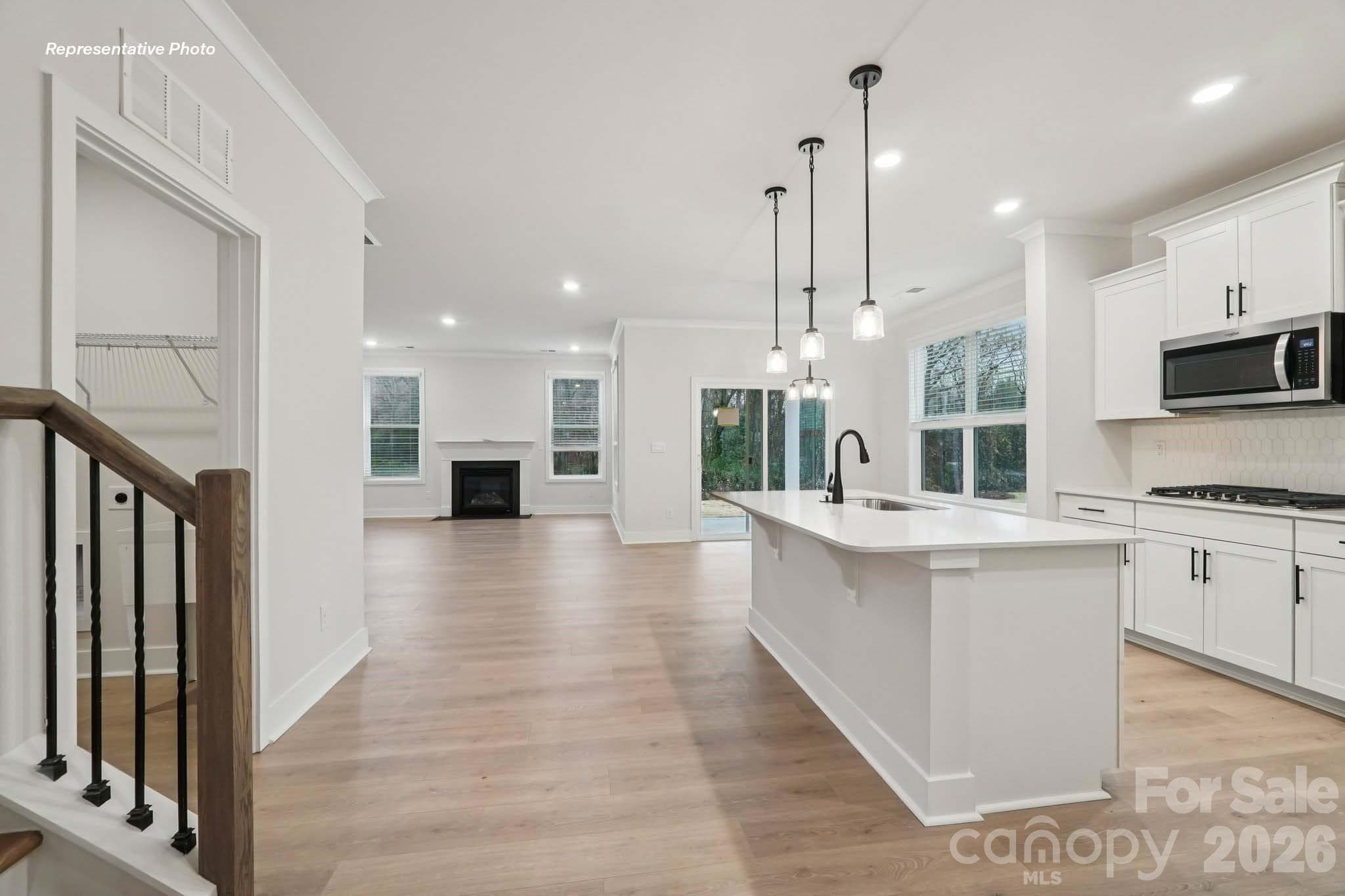 Single Family Residence at 6410 Cherrybark Oak Lane, Huntersville, photo 9 of 37