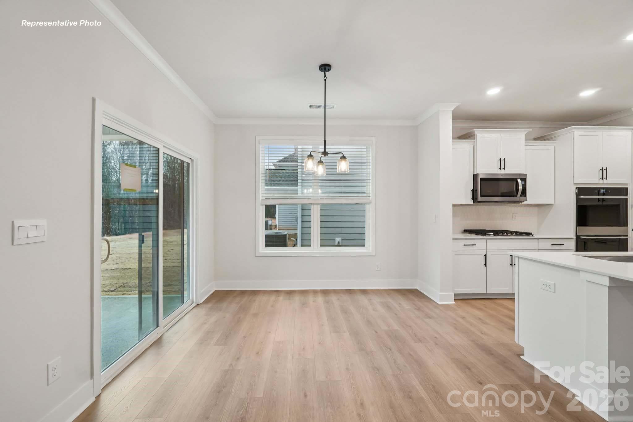 Single Family Residence at 6410 Cherrybark Oak Lane, Huntersville, photo 11 of 37