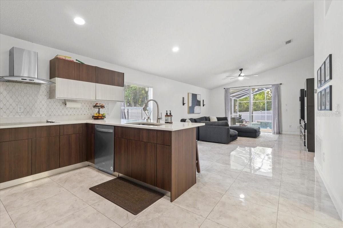 Single Family Residence at 6847 BOUGANVILLEA CRESCENT DR, ORLANDO, photo 9 of 72