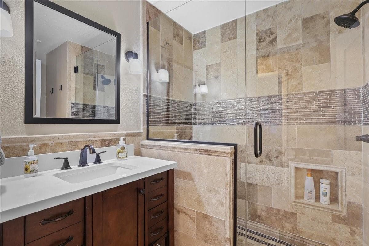 Bathroom #2 - 6847 BOUGANVILLEA CRESCENT DR, ORLANDO
