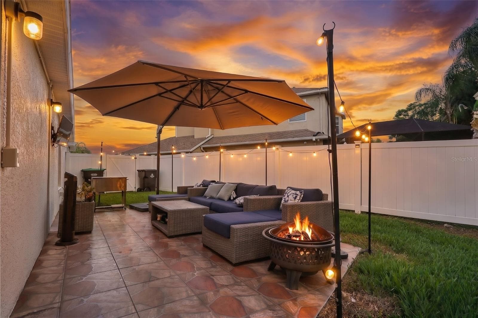 Outdoor living area - 6847 BOUGANVILLEA CRESCENT DR, ORLANDO