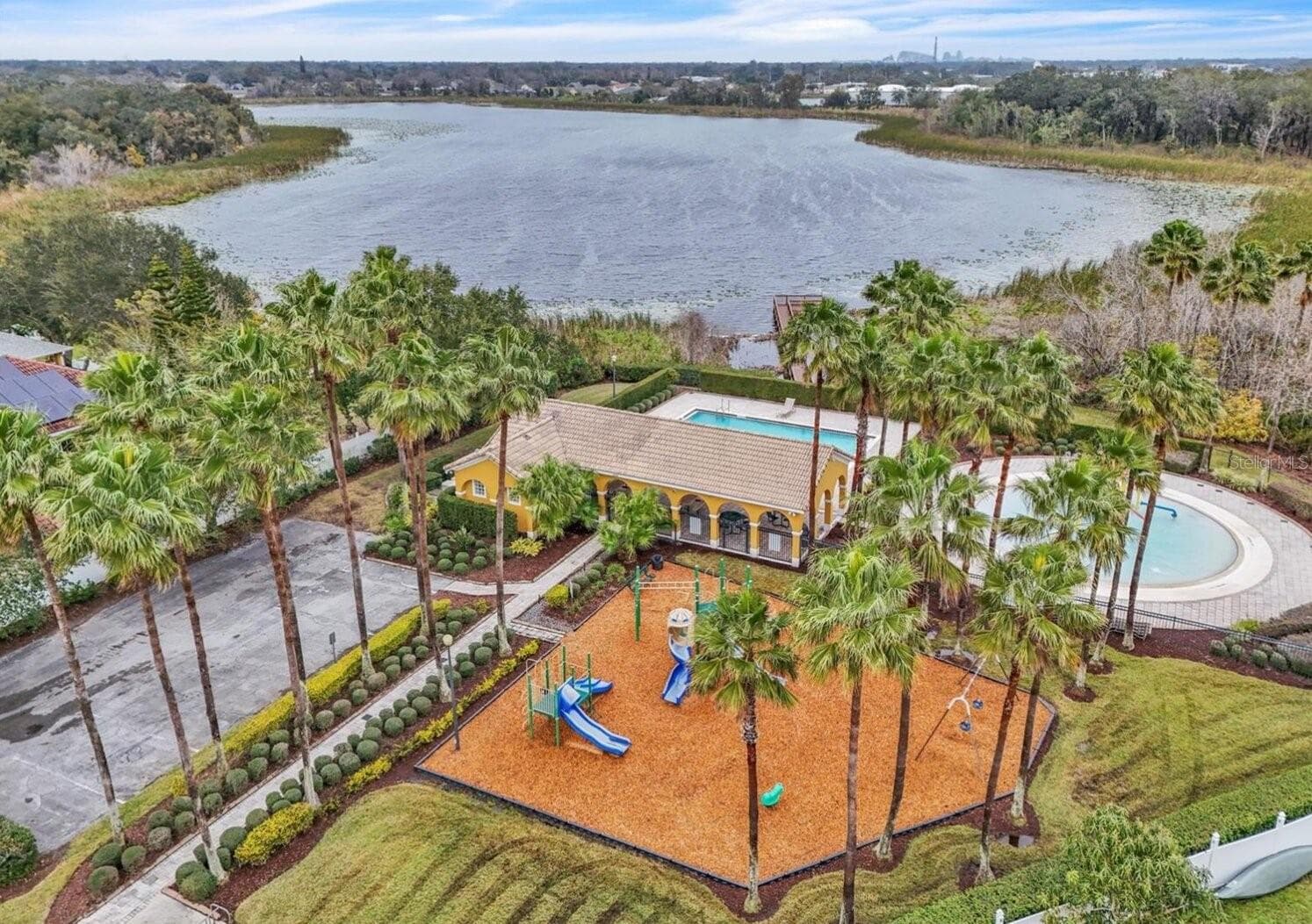community pool, playground and splashpad - 6847 BOUGANVILLEA CRESCENT DR, ORLANDO