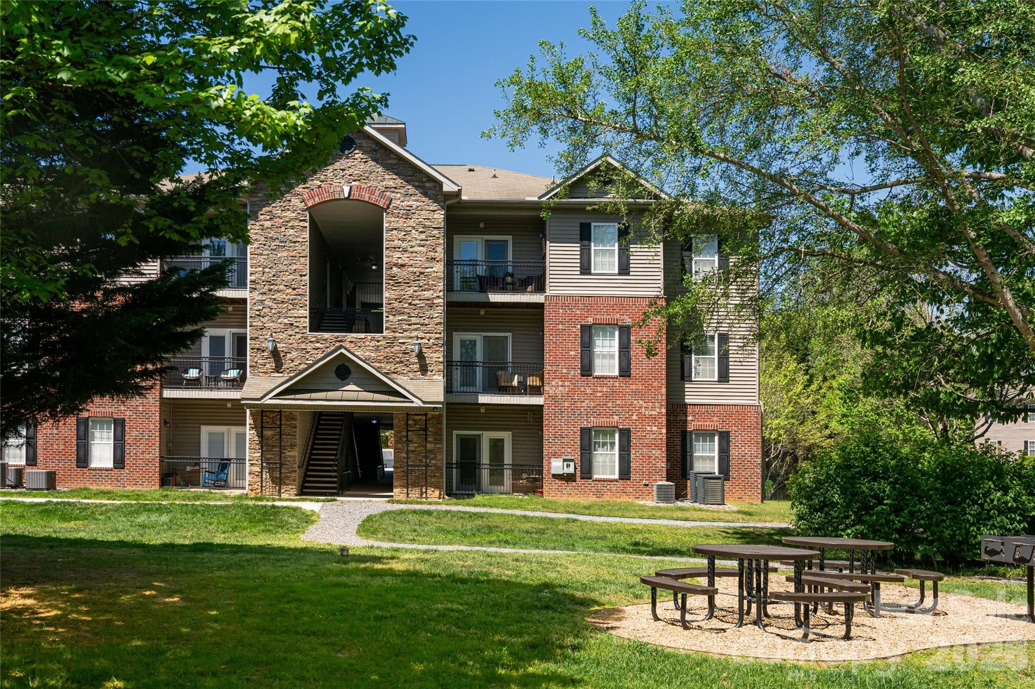 Condominium at 132 Appeldoorn Circle, Asheville, photo 2 of 33