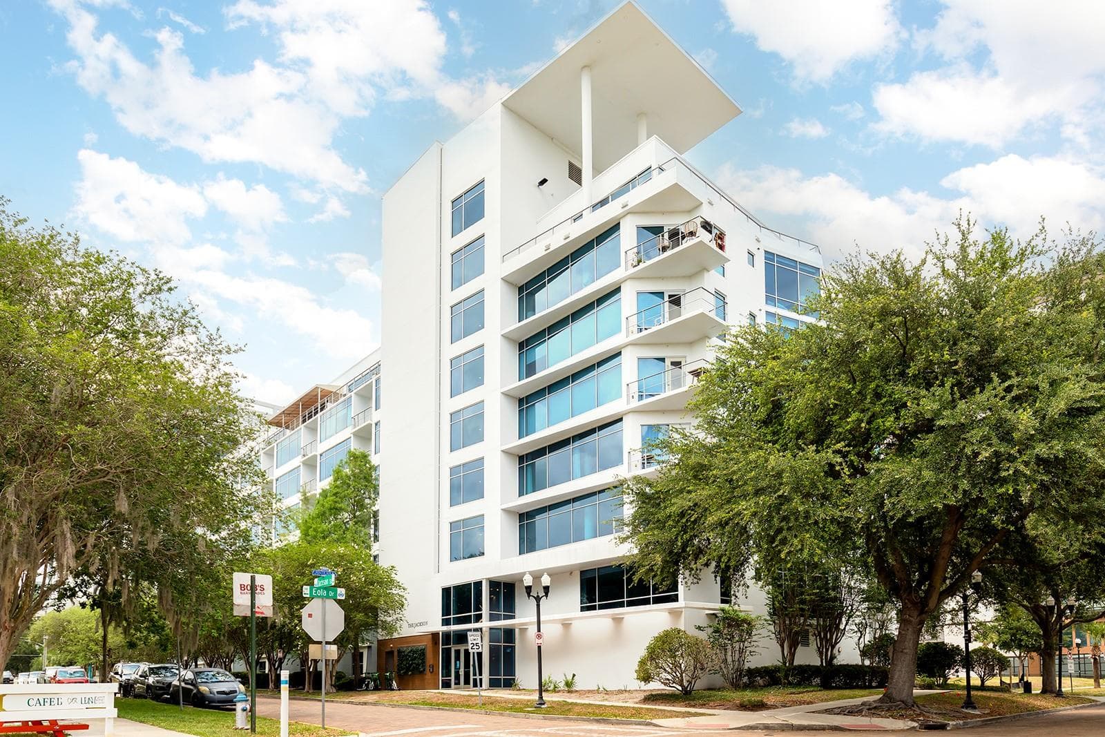525 E JACKSON ST #507